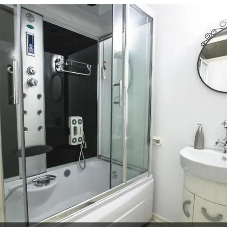 Nicolae Tonitza Street 4bedroom Διαμέρισμα